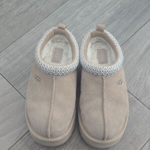 UGG Kids Size 2